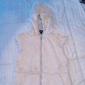WHITE FUZZY PATAGONIA VEST